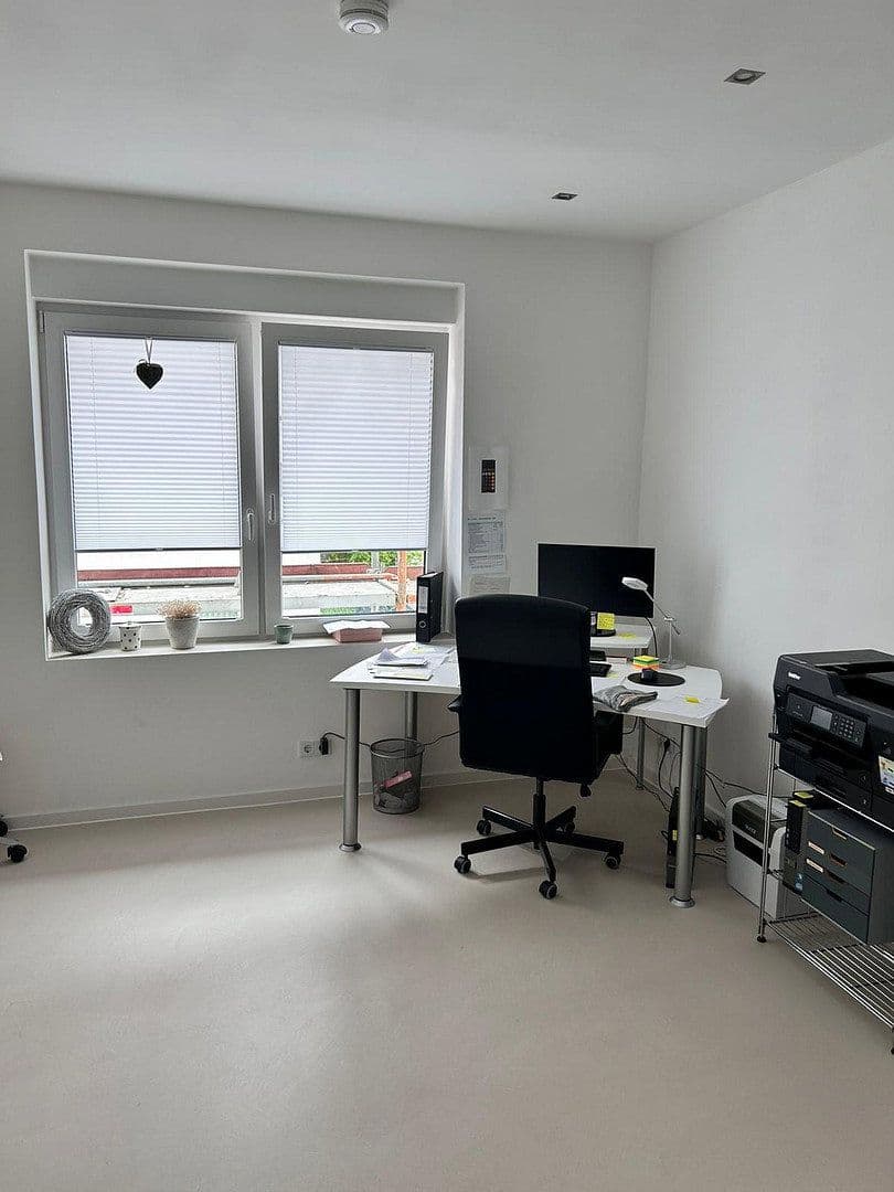Prenájom bytu 3-izbový 98 m², Lohmühlenstraße 2, Lüdenscheid, Severné Porýnie - Westfálsko Prenájom bytu 3-izbový 98 m², Lohmühlenstraße 2, Lüdenscheid, Severné Porýnie - Westfálsko