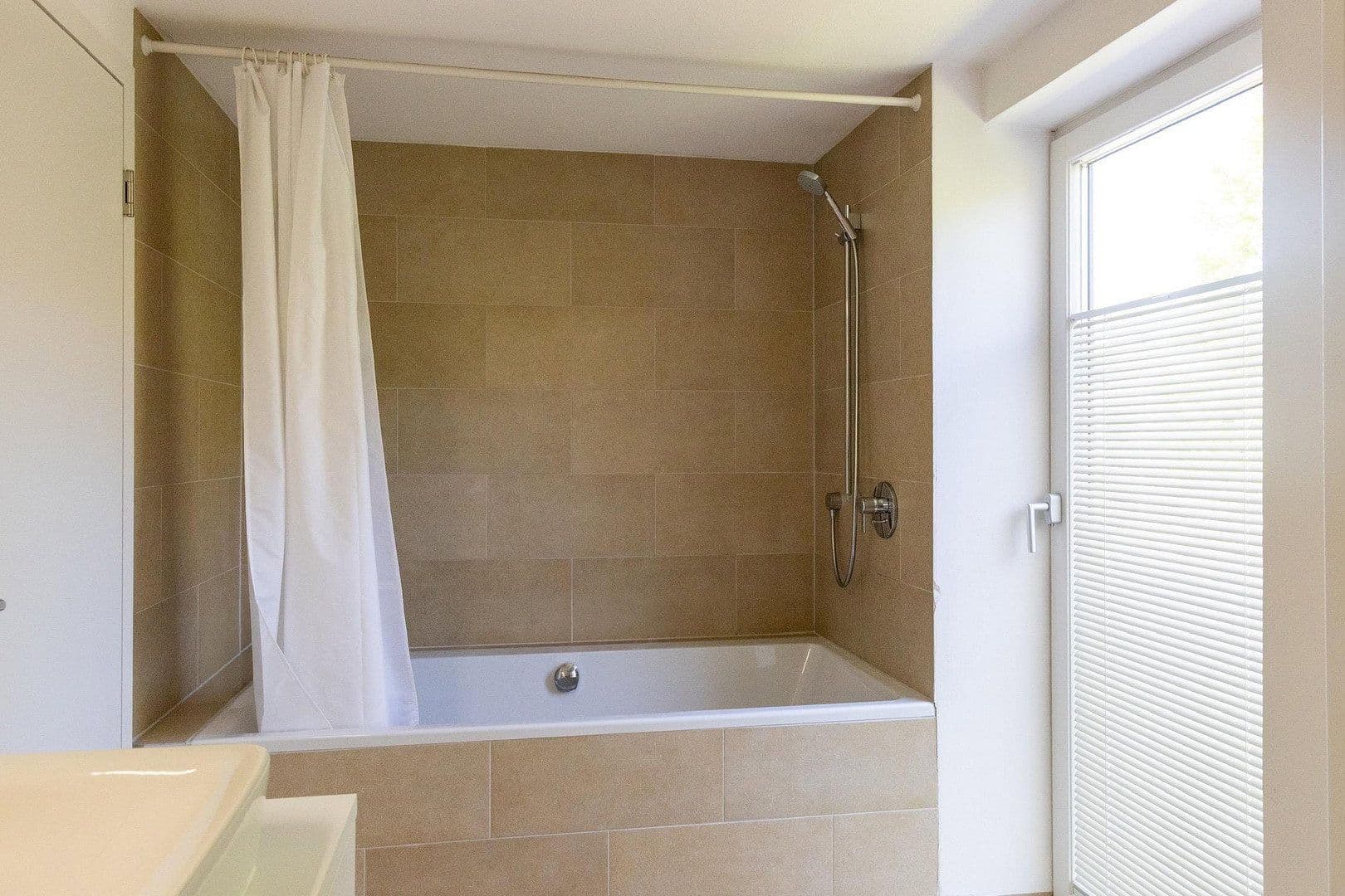 Predaj domu 220 m², pozemek 430 m², Regensbsurg, Bavorsko Predaj domu 220 m², pozemek 430 m², Regensbsurg, Bavorsko