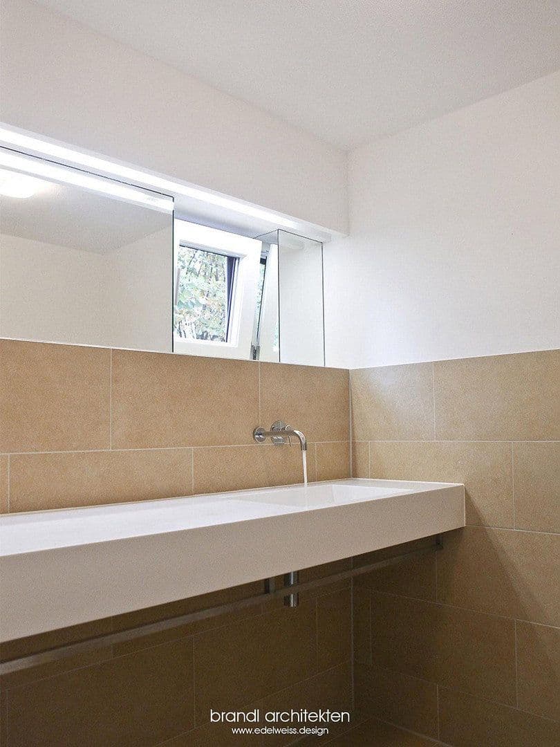 Predaj domu 220 m², pozemek 430 m², Regensbsurg, Bavorsko Predaj domu 220 m², pozemek 430 m², Regensbsurg, Bavorsko
