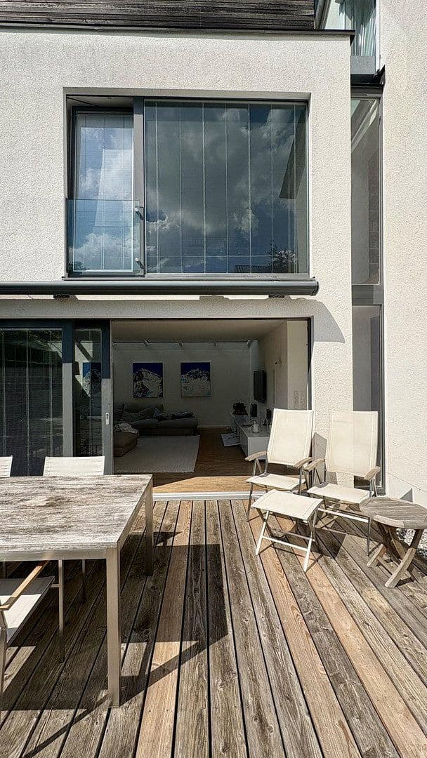 Predaj domu 220 m², pozemek 430 m², Regensbsurg, Bavorsko Predaj domu 220 m², pozemek 430 m², Regensbsurg, Bavorsko