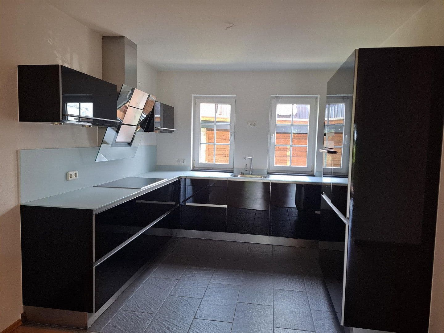 Prenájom bytu 3-izbový 93 m², Heusenstamm, Hesensko Prenájom bytu 3-izbový 93 m², Heusenstamm, Hesensko