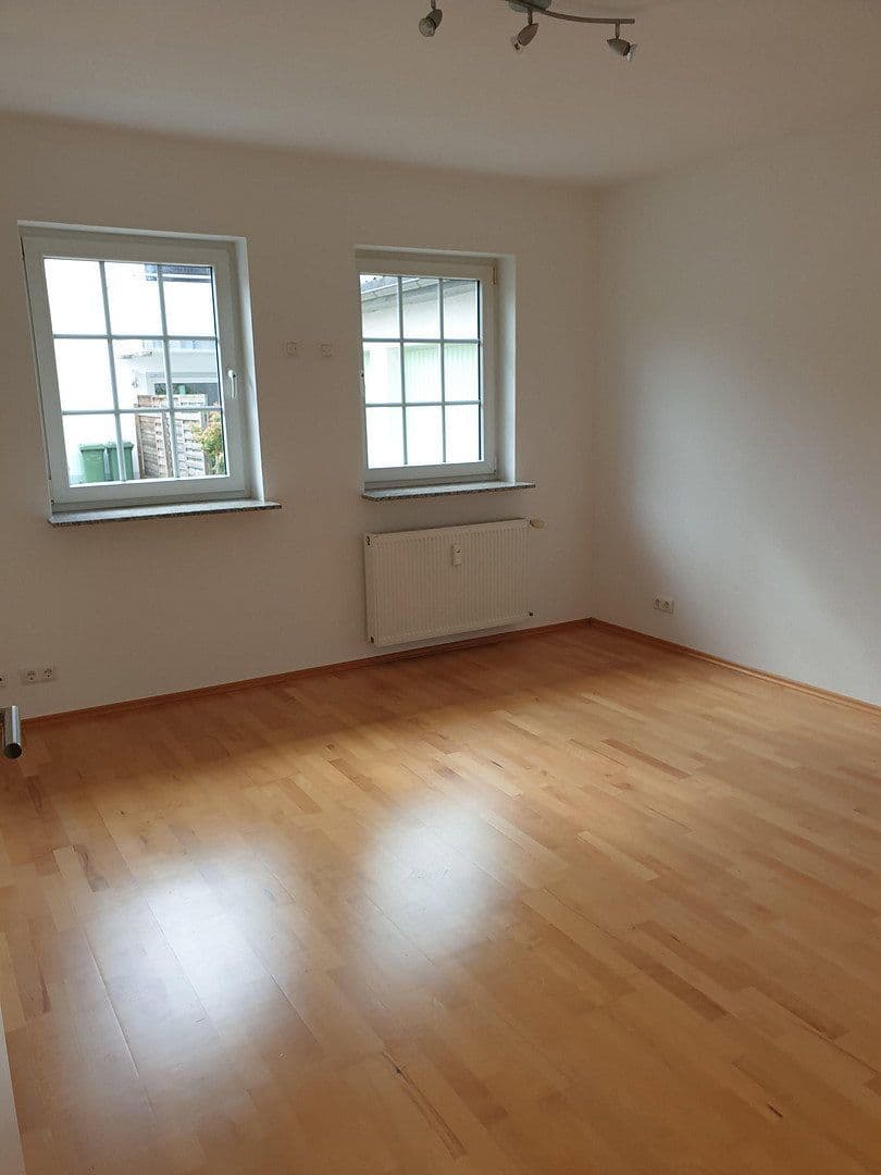 Prenájom bytu 3-izbový 93 m², Heusenstamm, Hesensko Prenájom bytu 3-izbový 93 m², Heusenstamm, Hesensko