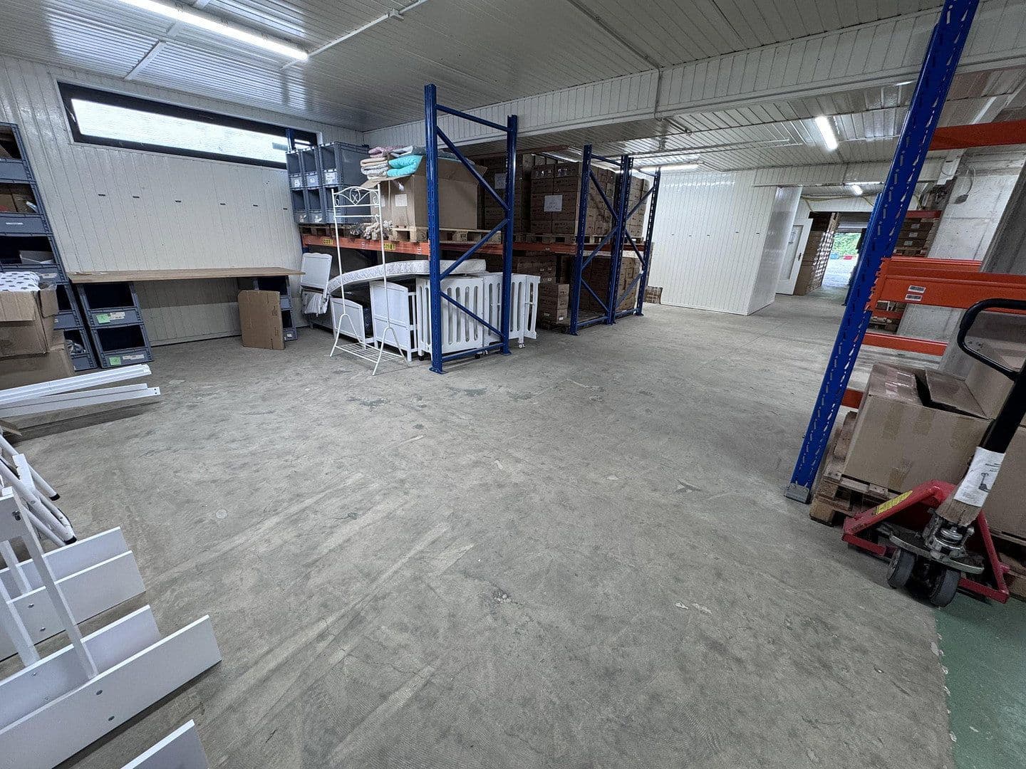 Prenájom nebytového priestoru 400 m², Humboldtstraße, 9-11, Neunkirchen-Seelscheid, Severné Porýnie - Westfálsko Prenájom nebytového priestoru 400 m², Humboldtstraße, 9-11, Neunkirchen-Seelscheid, Severné Porýnie - Westfálsko