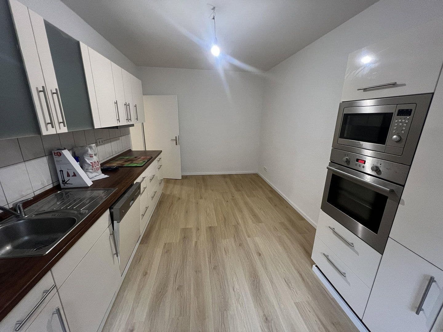 Prenájom bytu 2-izbový 55 m², Essen, Severné Porýnie - Westfálsko Prenájom bytu 2-izbový 55 m², Essen, Severné Porýnie - Westfálsko