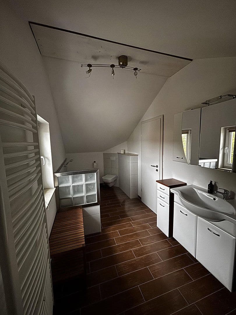 Predaj domu 336 m², pozemek 655 m², Einbeck, Dolné Sasko Predaj domu 336 m², pozemek 655 m², Einbeck, Dolné Sasko