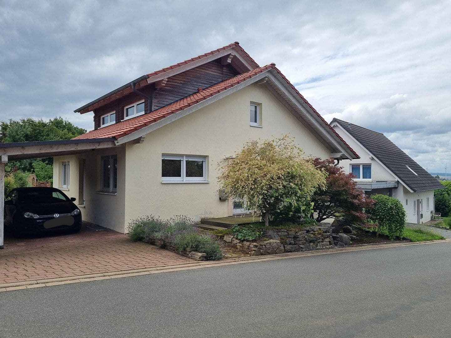 Predaj domu 336 m², pozemek 655 m², Einbeck, Dolné Sasko Predaj domu 336 m², pozemek 655 m², Einbeck, Dolné Sasko
