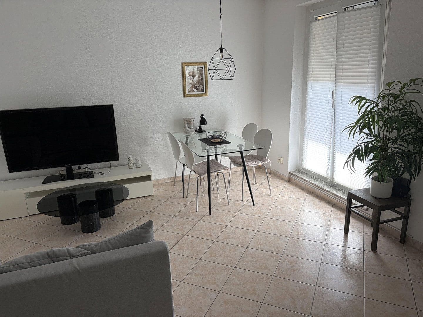 Prenájom bytu 2-izbový 49 m², Voltastraße 57, Frankfurt am Main, Hesensko Prenájom bytu 2-izbový 49 m², Voltastraße 57, Frankfurt am Main, Hesensko
