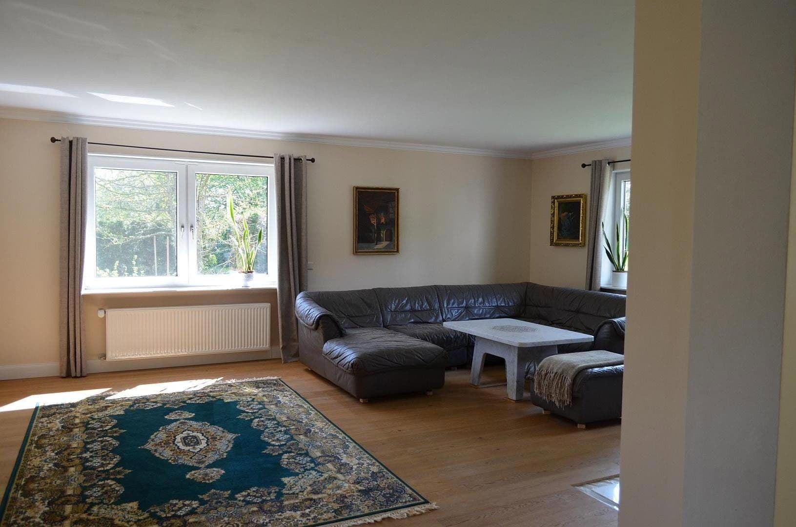 Predaj domu 248 m², pozemek 998 m², Krautgartenweg 3, Neckargemünd, Bádensko-Wurttembersko Predaj domu 248 m², pozemek 998 m², Krautgartenweg 3, Neckargemünd, Bádensko-Wurttembersko