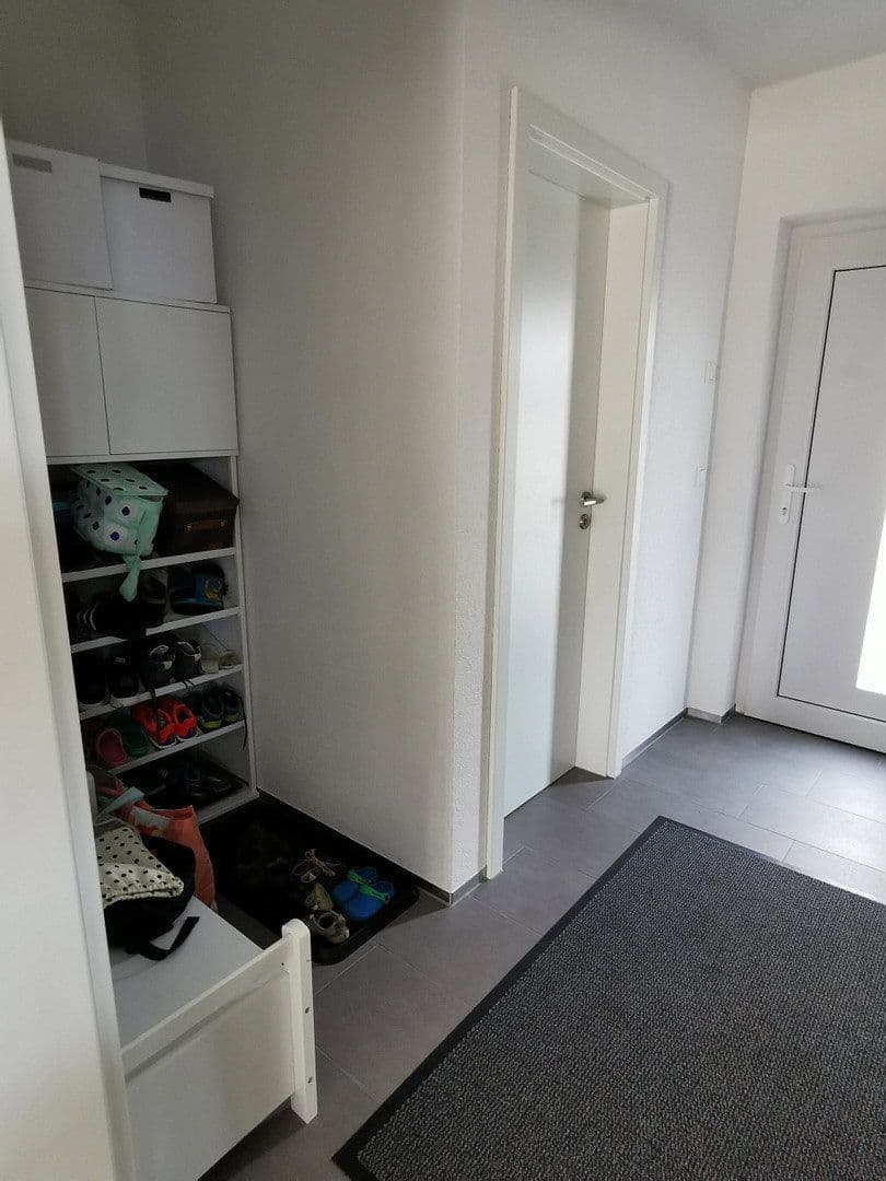 Prenájom domu 146 m², pozemek 266 m², Ellwangen (Jagst), Bádensko-Wurttembersko Prenájom domu 146 m², pozemek 266 m², Ellwangen (Jagst), Bádensko-Wurttembersko