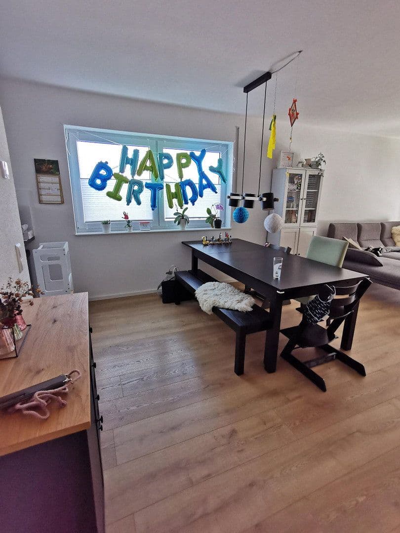 Prenájom domu 146 m², pozemek 266 m², Ellwangen (Jagst), Bádensko-Wurttembersko Prenájom domu 146 m², pozemek 266 m², Ellwangen (Jagst), Bádensko-Wurttembersko