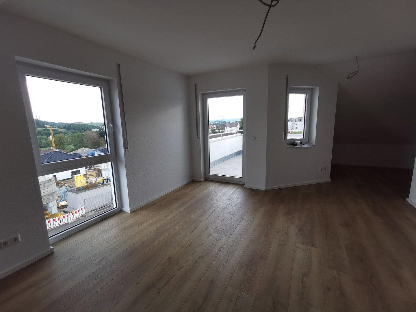Prenájom domu 146 m², pozemek 266 m², Ellwangen (Jagst), Bádensko-Wurttembersko Prenájom domu 146 m², pozemek 266 m², Ellwangen (Jagst), Bádensko-Wurttembersko