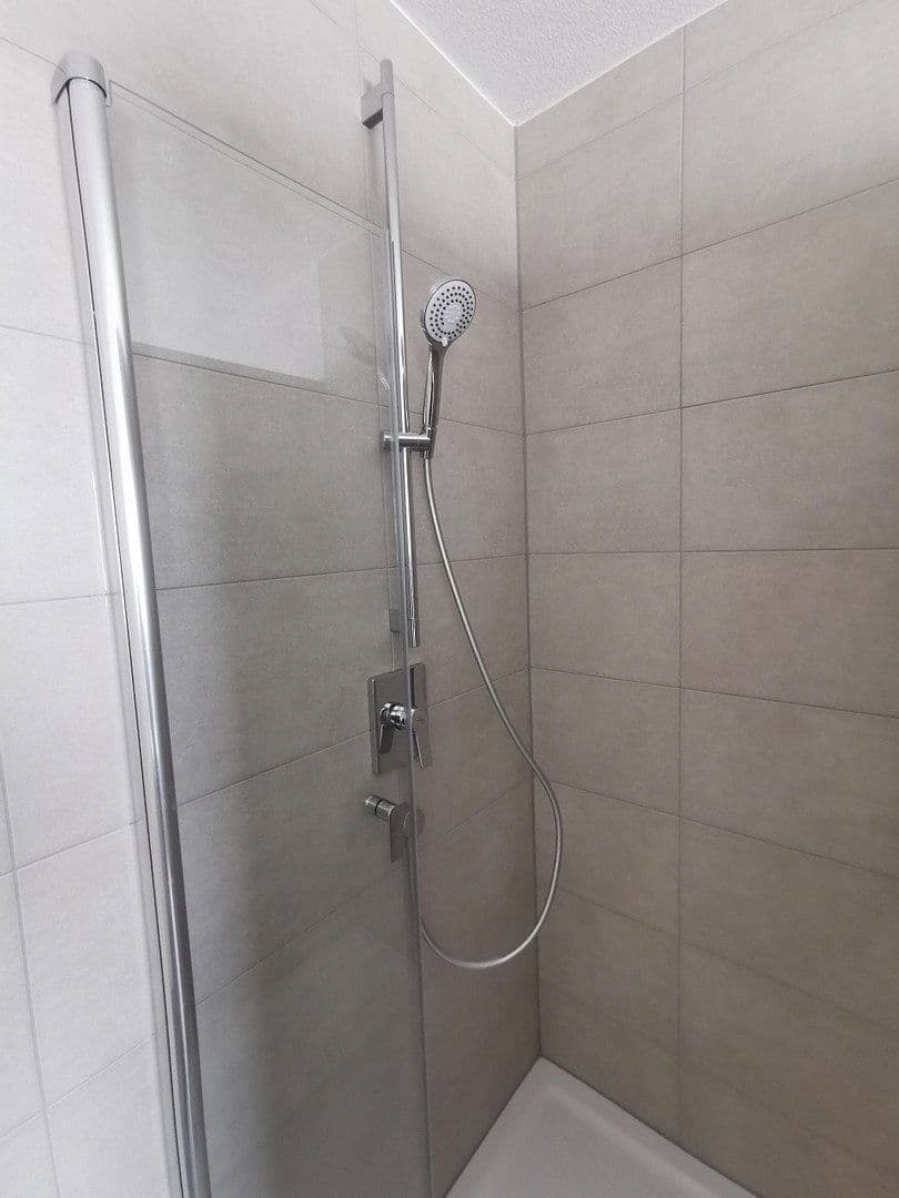 Prenájom domu 146 m², pozemek 266 m², Ellwangen (Jagst), Bádensko-Wurttembersko Prenájom domu 146 m², pozemek 266 m², Ellwangen (Jagst), Bádensko-Wurttembersko