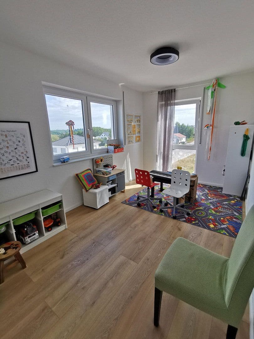 Prenájom domu 146 m², pozemek 266 m², Ellwangen (Jagst), Bádensko-Wurttembersko Prenájom domu 146 m², pozemek 266 m², Ellwangen (Jagst), Bádensko-Wurttembersko