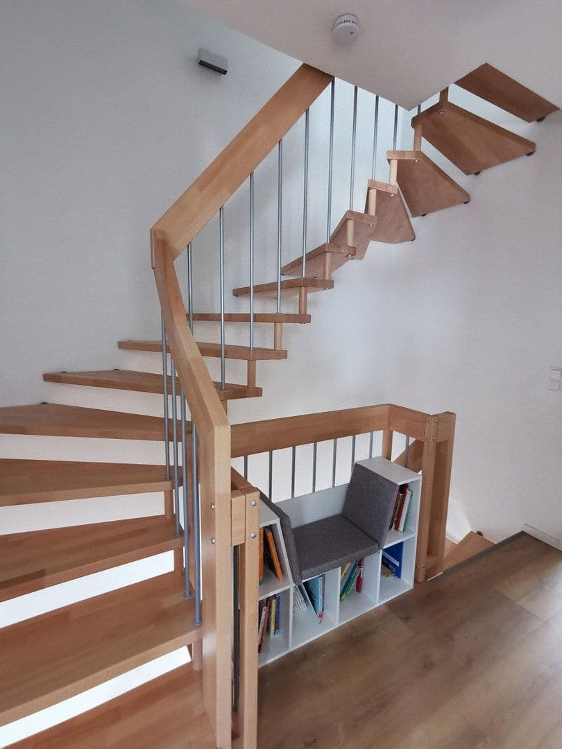 Prenájom domu 146 m², pozemek 266 m², Ellwangen (Jagst), Bádensko-Wurttembersko Prenájom domu 146 m², pozemek 266 m², Ellwangen (Jagst), Bádensko-Wurttembersko