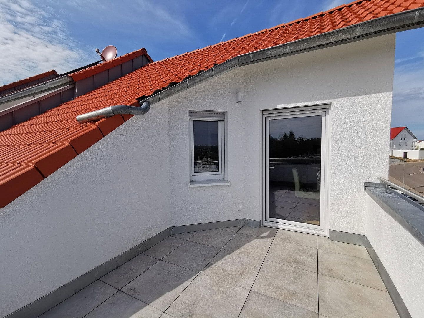 Prenájom domu 146 m², pozemek 266 m², Ellwangen (Jagst), Bádensko-Wurttembersko Prenájom domu 146 m², pozemek 266 m², Ellwangen (Jagst), Bádensko-Wurttembersko