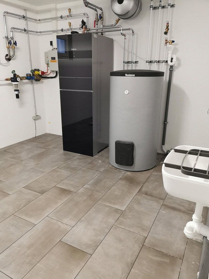 Prenájom domu 146 m², pozemek 266 m², Ellwangen (Jagst), Bádensko-Wurttembersko Prenájom domu 146 m², pozemek 266 m², Ellwangen (Jagst), Bádensko-Wurttembersko