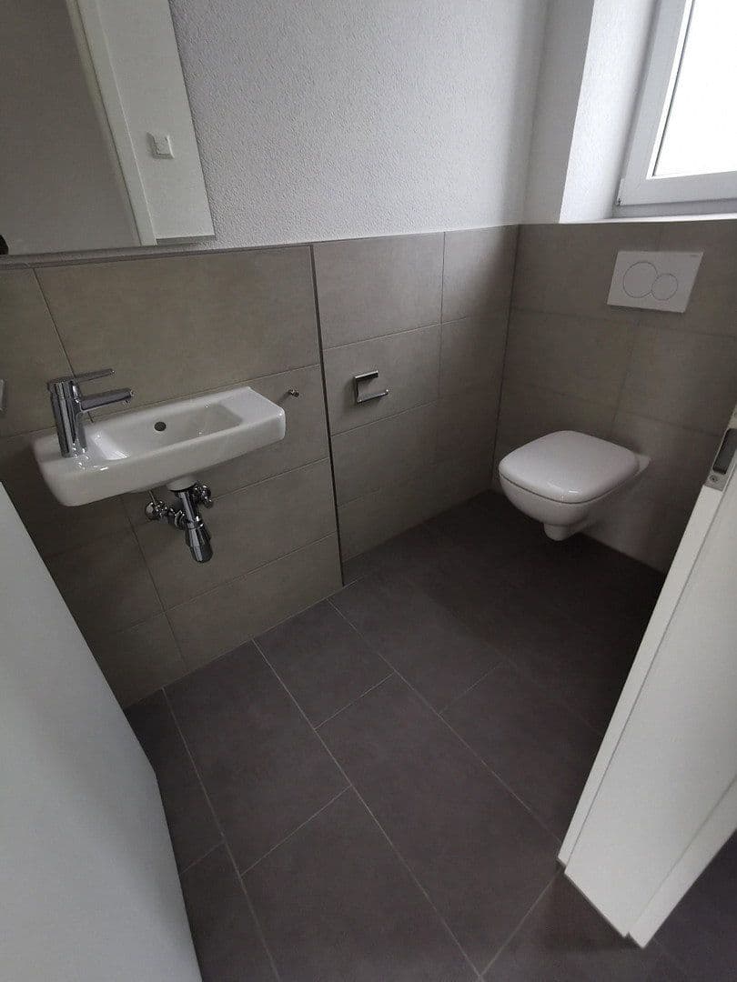 Prenájom domu 146 m², pozemek 266 m², Ellwangen (Jagst), Bádensko-Wurttembersko Prenájom domu 146 m², pozemek 266 m², Ellwangen (Jagst), Bádensko-Wurttembersko