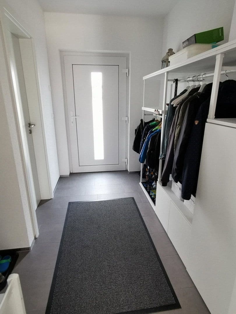 Prenájom domu 146 m², pozemek 266 m², Ellwangen (Jagst), Bádensko-Wurttembersko Prenájom domu 146 m², pozemek 266 m², Ellwangen (Jagst), Bádensko-Wurttembersko