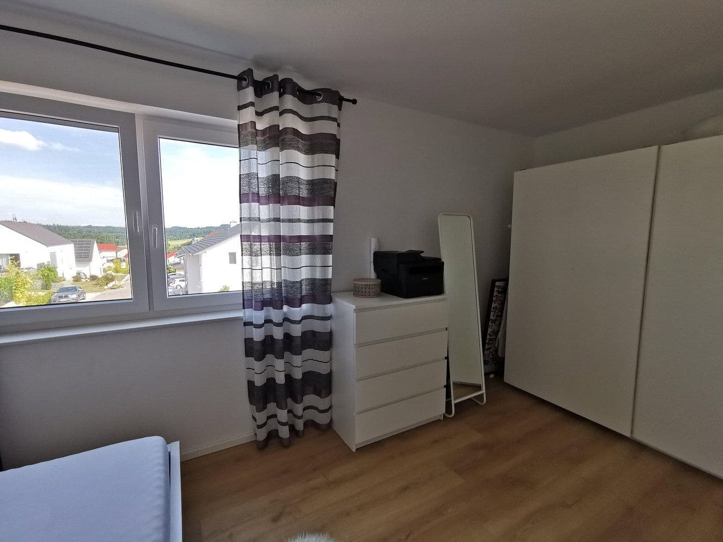 Prenájom domu 146 m², pozemek 266 m², Ellwangen (Jagst), Bádensko-Wurttembersko Prenájom domu 146 m², pozemek 266 m², Ellwangen (Jagst), Bádensko-Wurttembersko