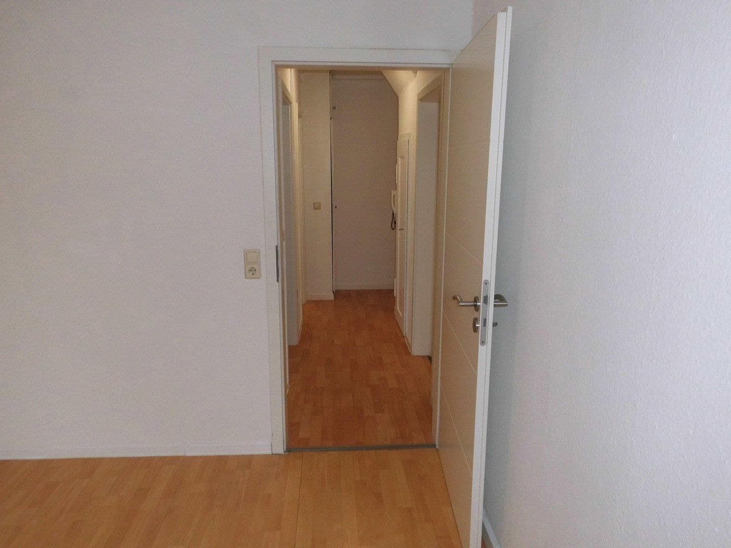 Prenájom bytu 2-izbový 45 m², Stuttgart, Bádensko-Wurttembersko Prenájom bytu 2-izbový 45 m², Stuttgart, Bádensko-Wurttembersko