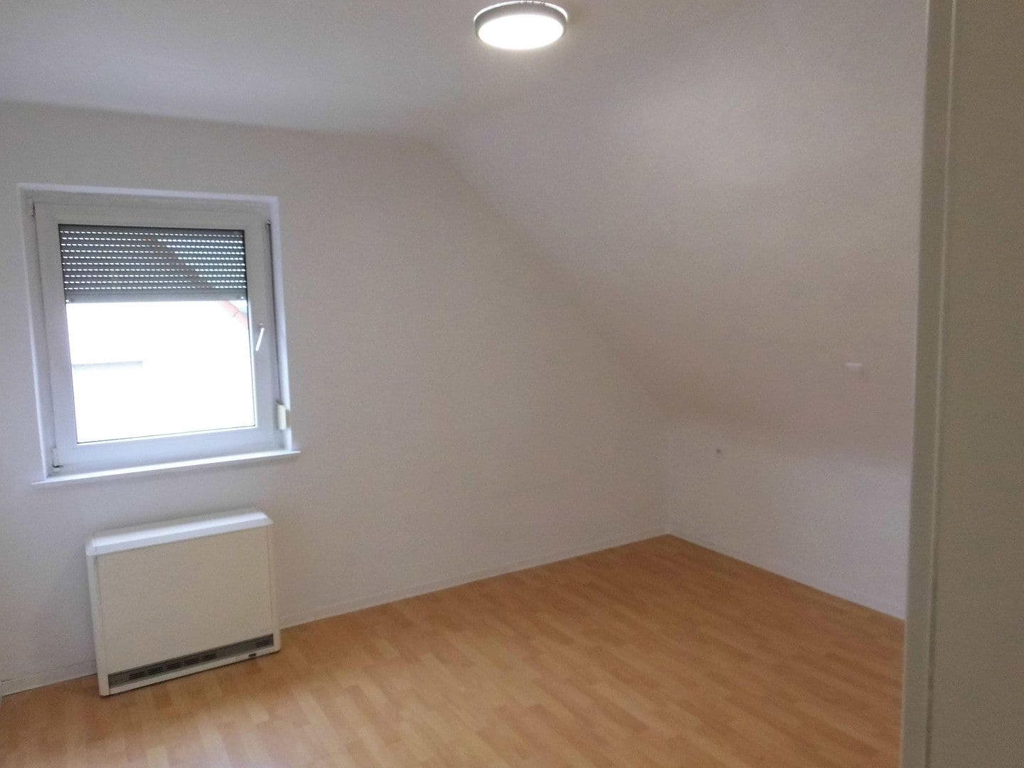 Prenájom bytu 2-izbový 45 m², Stuttgart, Bádensko-Wurttembersko Prenájom bytu 2-izbový 45 m², Stuttgart, Bádensko-Wurttembersko