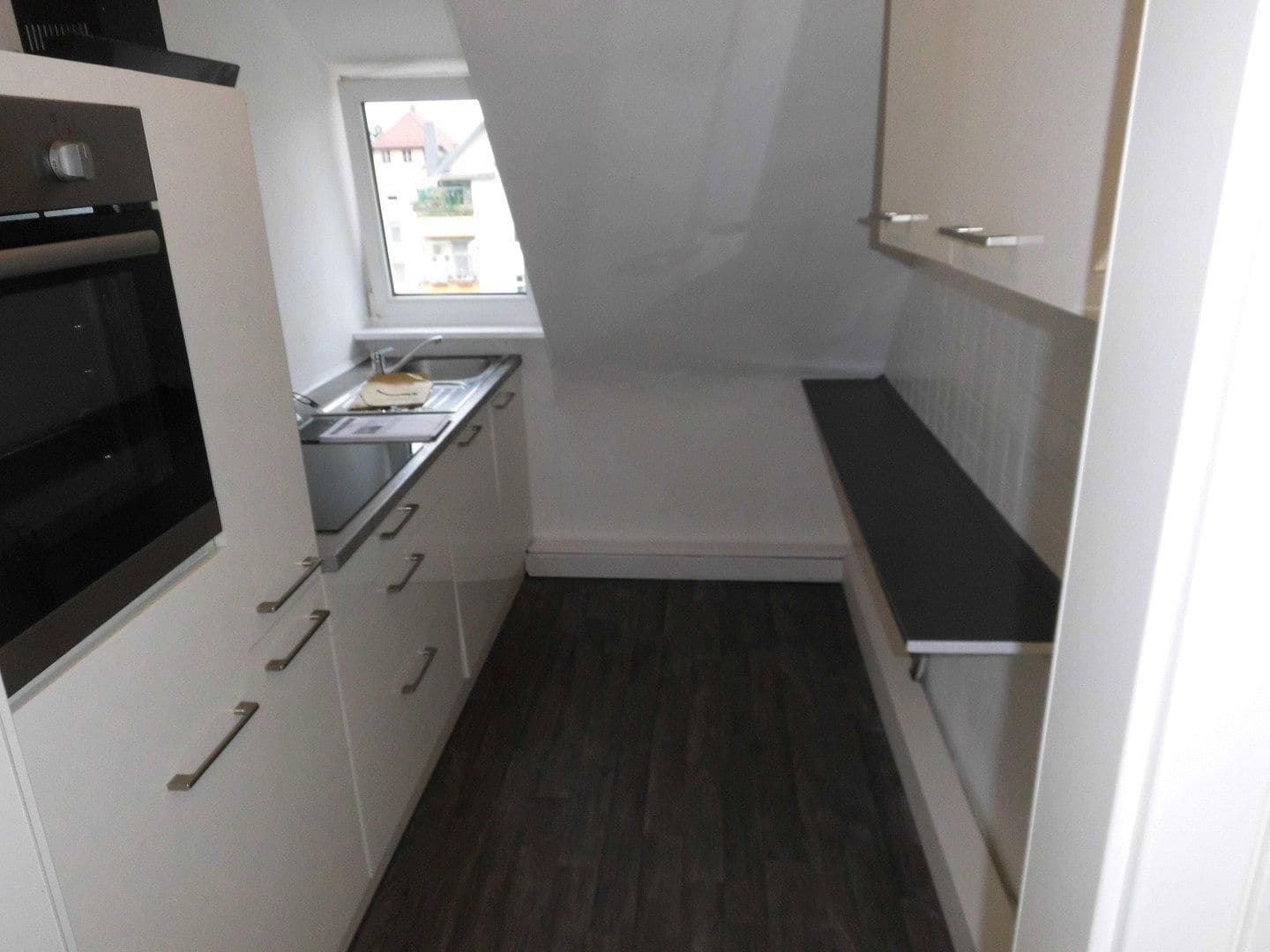 Prenájom bytu 2-izbový 45 m², Stuttgart, Bádensko-Wurttembersko Prenájom bytu 2-izbový 45 m², Stuttgart, Bádensko-Wurttembersko