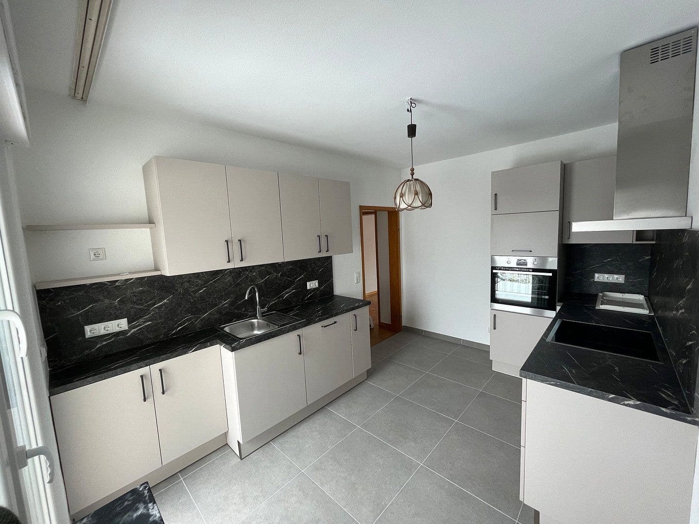 Prenájom bytu 3-izbový 67 m², Obertshausen, Hesensko Prenájom bytu 3-izbový 67 m², Obertshausen, Hesensko