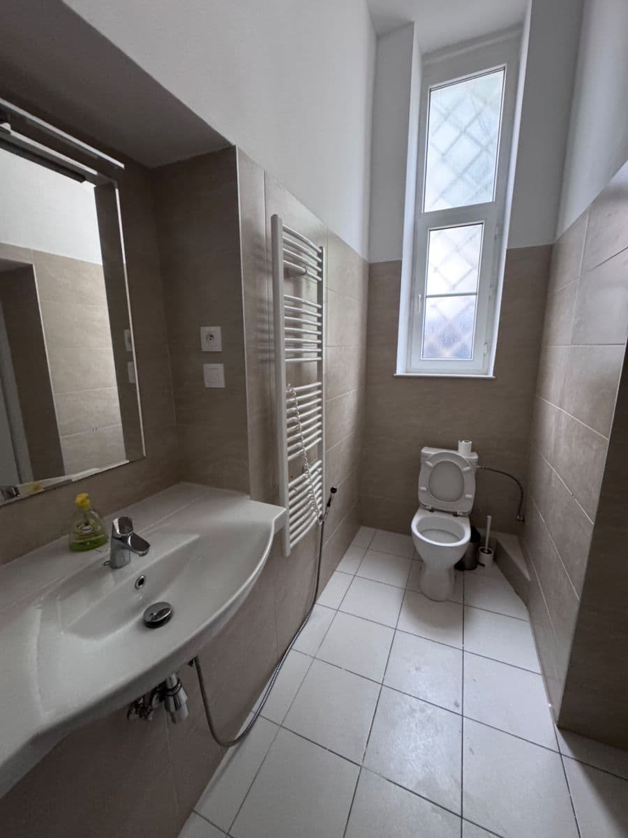 Prenájom bytu 2-izbový 33 m², Vrchlického, Teplice, Ústecký kraj Prenájom bytu 2-izbový 33 m², Vrchlického, Teplice, Ústecký kraj
