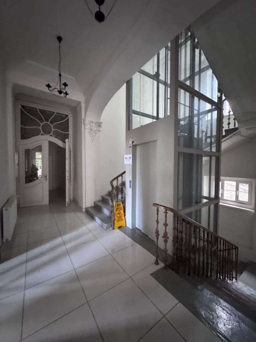 Prenájom bytu 2-izbový 33 m², Vrchlického, Teplice, Ústecký kraj Prenájom bytu 2-izbový 33 m², Vrchlického, Teplice, Ústecký kraj