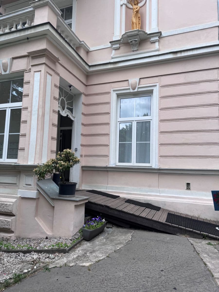 Prenájom bytu 2-izbový 33 m², Vrchlického, Teplice, Ústecký kraj Prenájom bytu 2-izbový 33 m², Vrchlického, Teplice, Ústecký kraj
