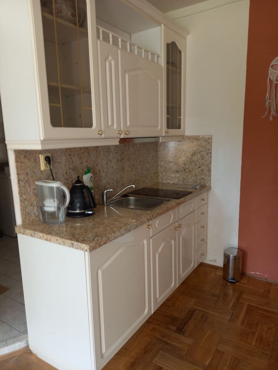 Prenájom bytu 2-izbový 35 m², Murgašova, Praha, Praha Prenájom bytu 2-izbový 35 m², Murgašova, Praha, Praha