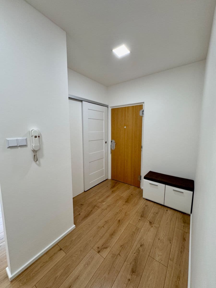 Predaj bytu 3-izbový 66 m², Pod Hůrkou, Klatovy, Plzeňský kraj Predaj bytu 3-izbový 66 m², Pod Hůrkou, Klatovy, Plzeňský kraj