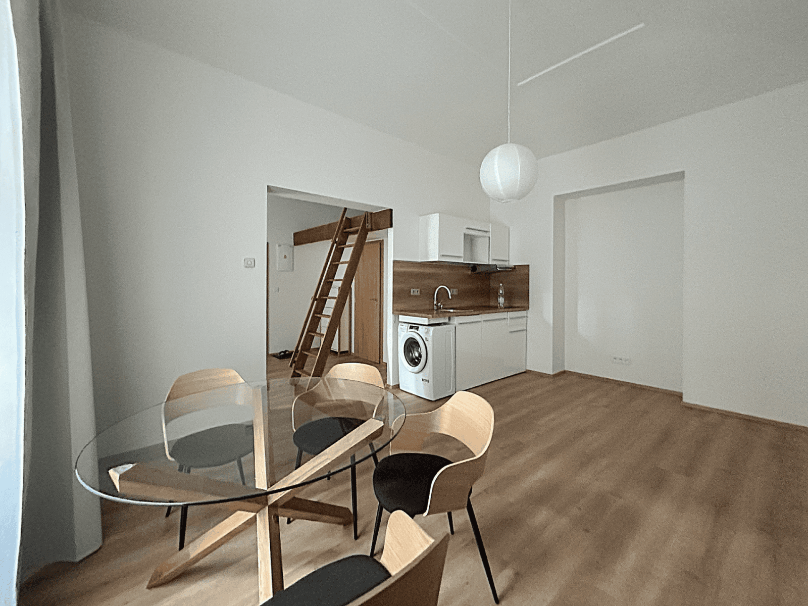 Prenájom bytu 1-izbový 41 m², Sokolská, Praha, Praha Prenájom bytu 1-izbový 41 m², Sokolská, Praha, Praha