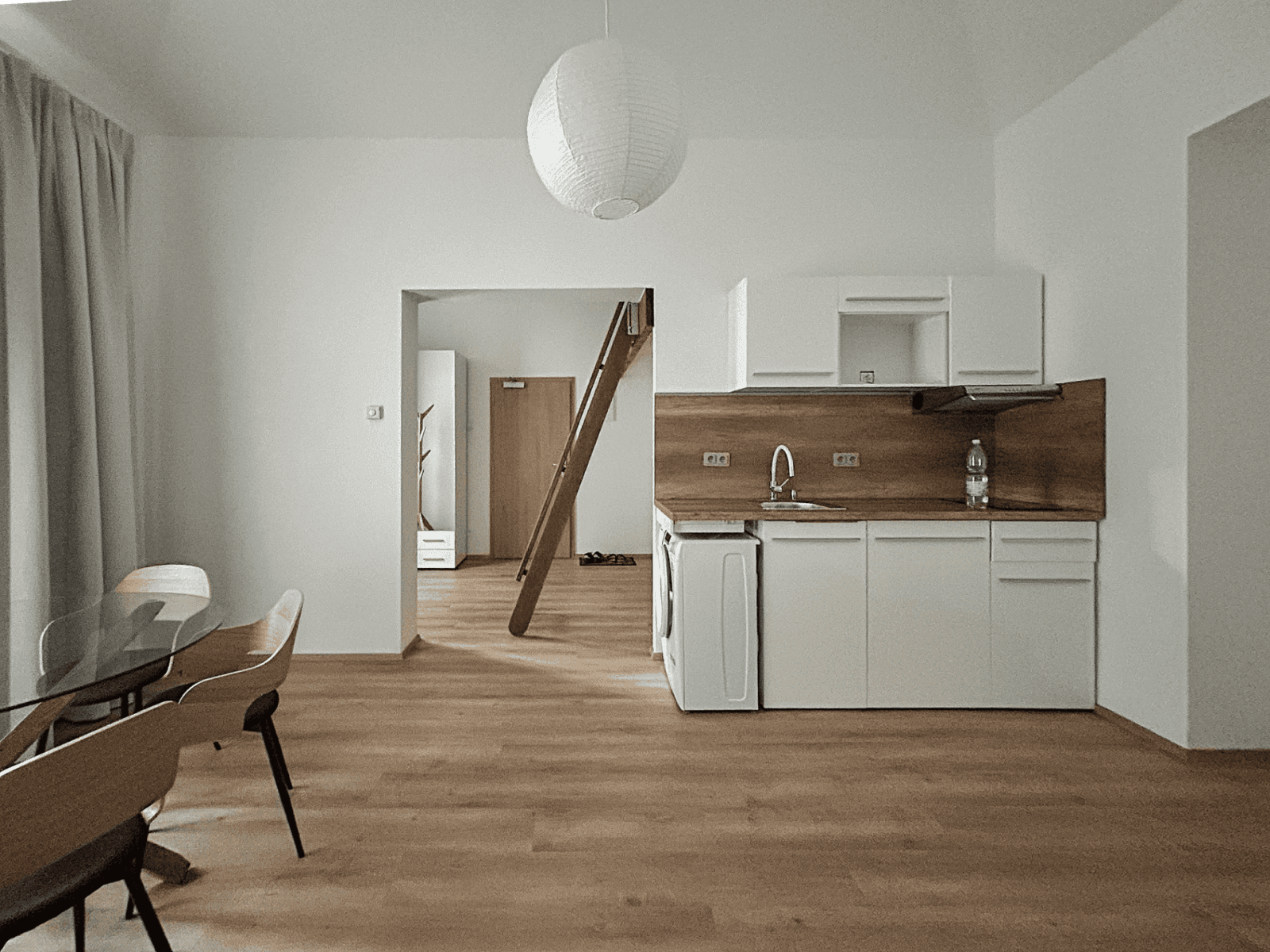 Prenájom bytu 1-izbový 41 m², Sokolská, Praha, Praha Prenájom bytu 1-izbový 41 m², Sokolská, Praha, Praha