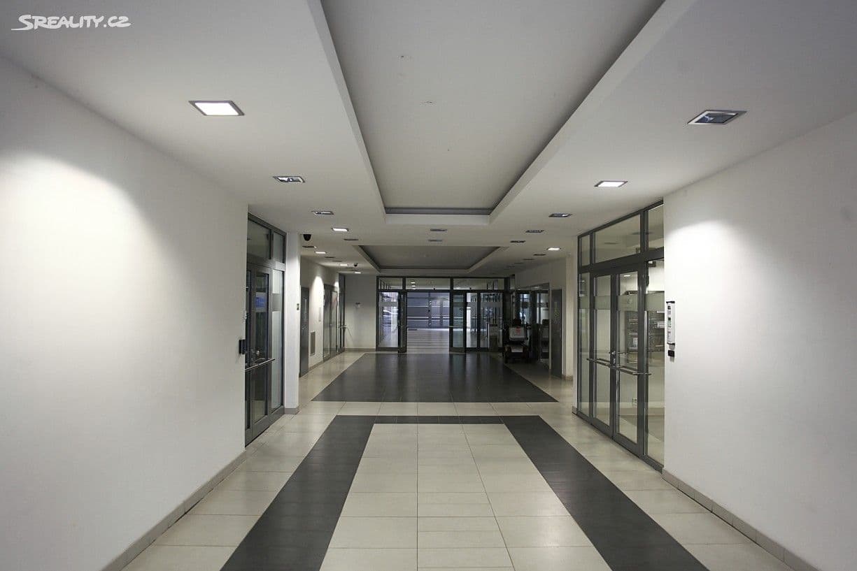 Prenájom bytu 2-izbový 62 m², V Háji, Praha, Praha Prenájom bytu 2-izbový 62 m², V Háji, Praha, Praha