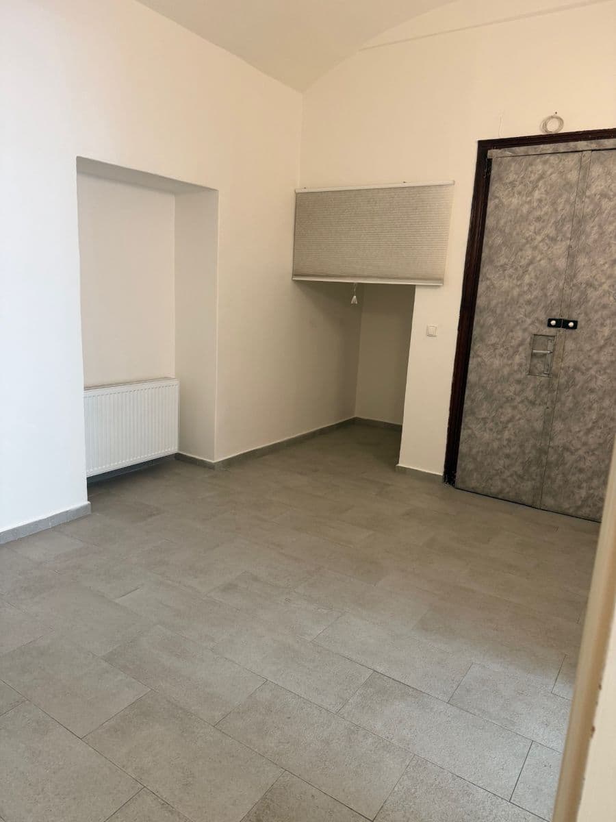 Prenájom bytu 2-izbový 78 m², Ruská, Praha, Praha Prenájom bytu 2-izbový 78 m², Ruská, Praha, Praha