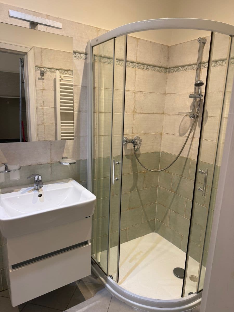 Prenájom bytu 2-izbový 78 m², Ruská, Praha, Praha Prenájom bytu 2-izbový 78 m², Ruská, Praha, Praha