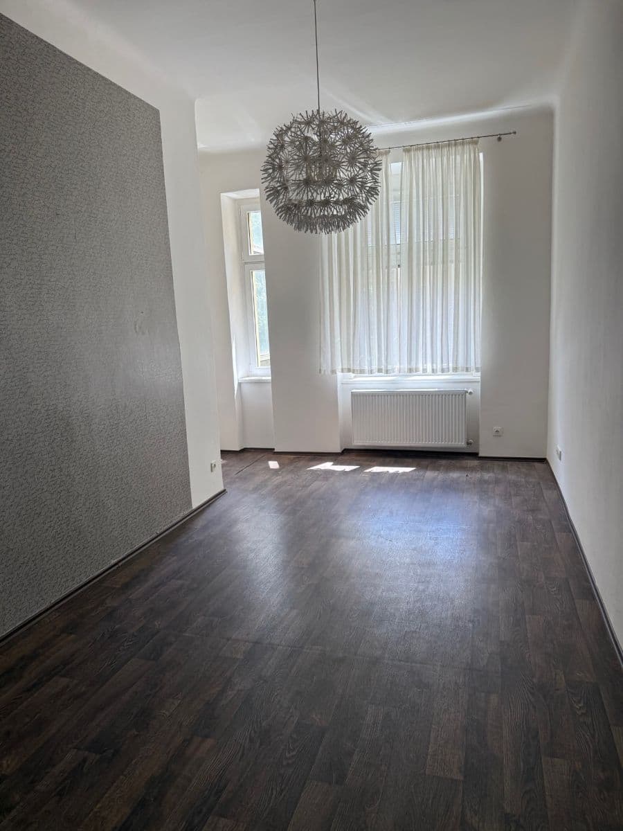 Prenájom bytu 2-izbový 78 m², Ruská, Praha, Praha Prenájom bytu 2-izbový 78 m², Ruská, Praha, Praha