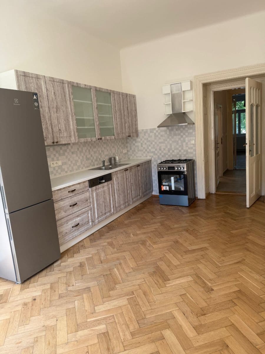Prenájom bytu 2-izbový 78 m², Ruská, Praha, Praha Prenájom bytu 2-izbový 78 m², Ruská, Praha, Praha