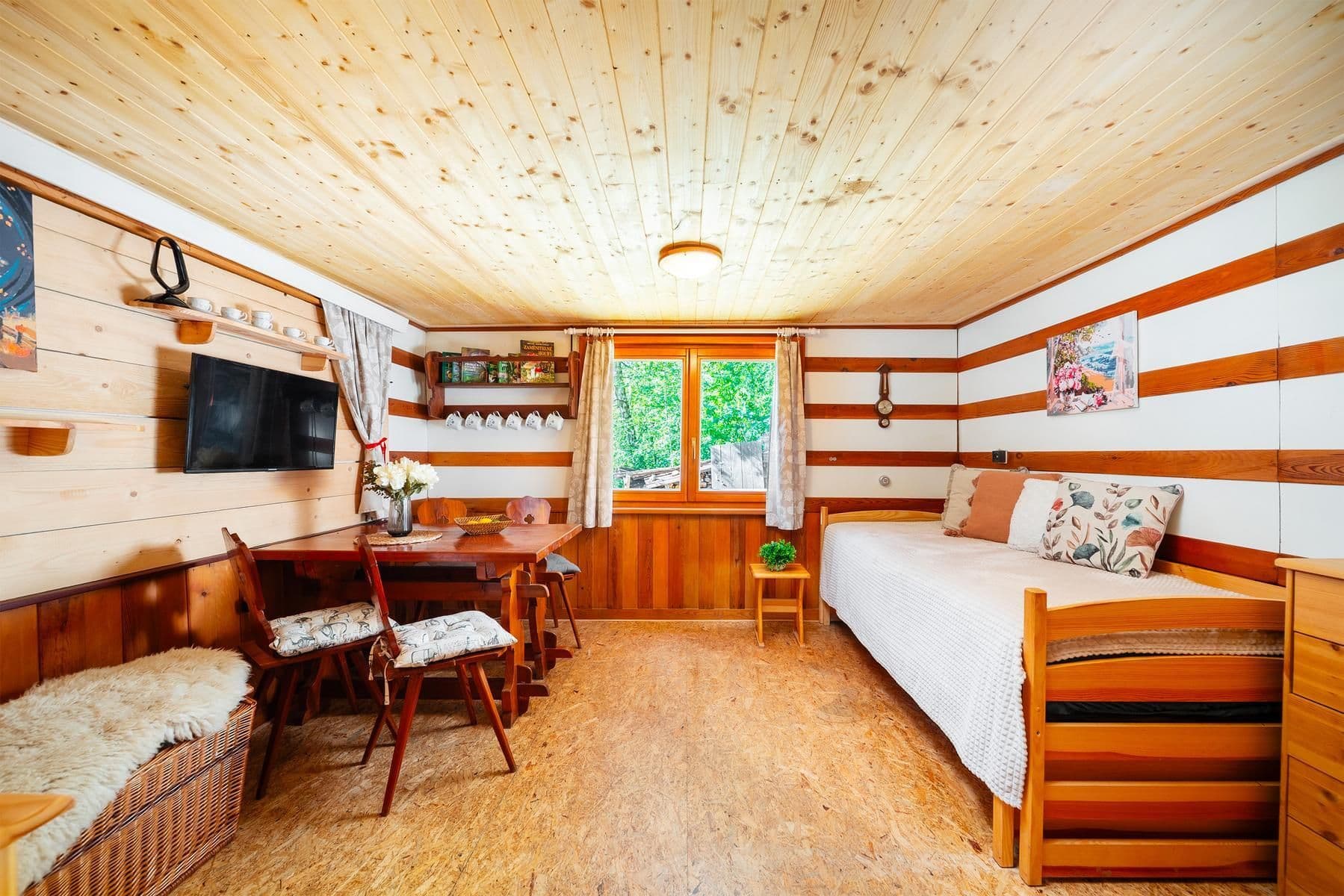 Predaj rekreačného objektu 50 m², pozemek 2.198 m², Strunkovice nad Blanicí, Jihočeský kraj Predaj rekreačného objektu 50 m², pozemek 2.198 m², Strunkovice nad Blanicí, Jihočeský kraj
