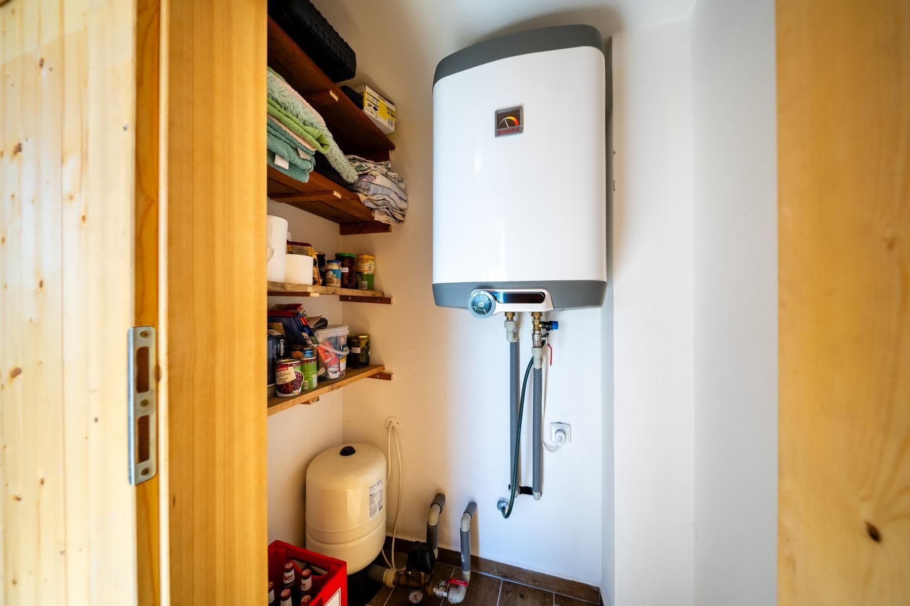 Predaj rekreačného objektu 50 m², pozemek 2.198 m², Strunkovice nad Blanicí, Jihočeský kraj Predaj rekreačného objektu 50 m², pozemek 2.198 m², Strunkovice nad Blanicí, Jihočeský kraj
