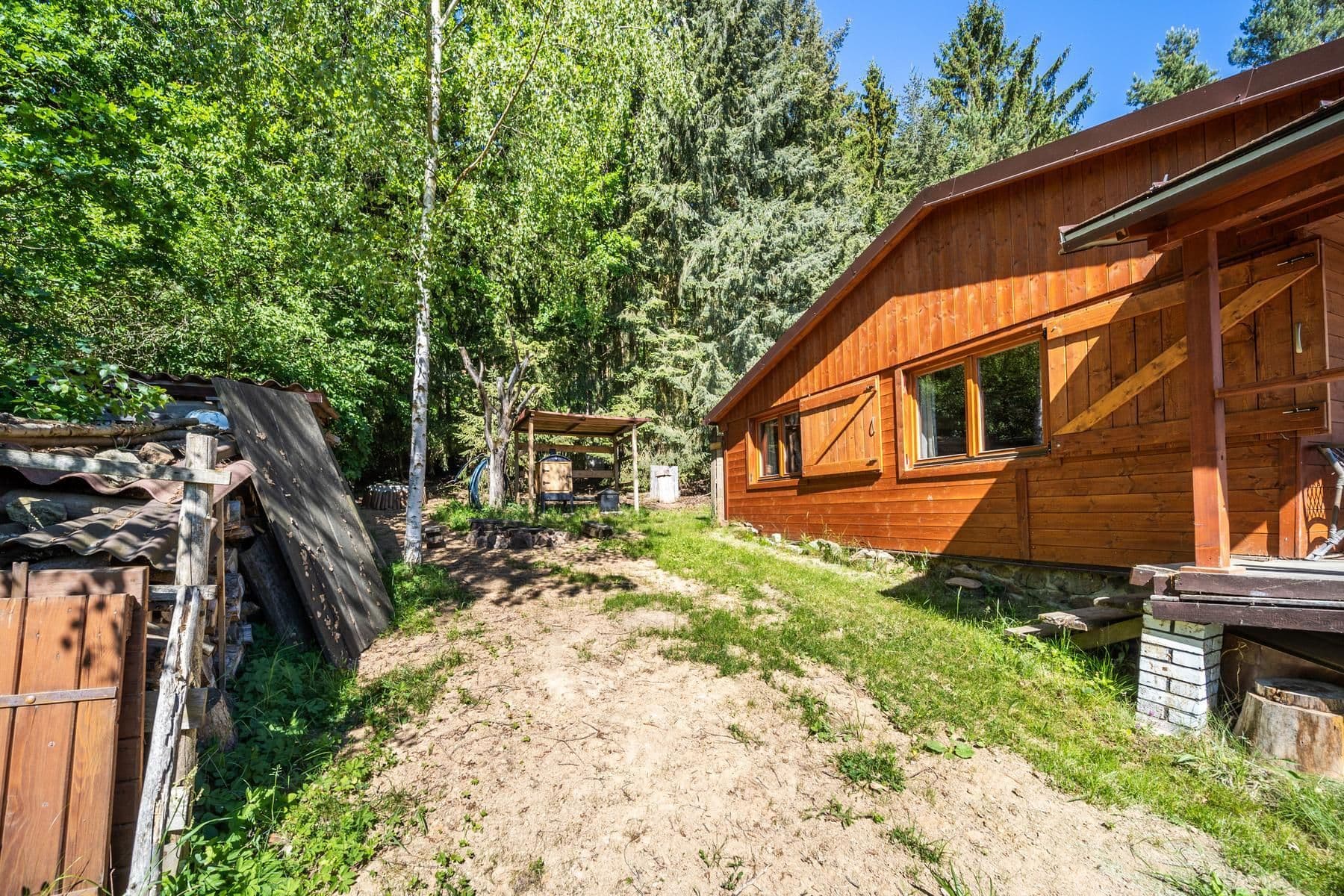 Predaj rekreačného objektu 50 m², pozemek 2.198 m², Strunkovice nad Blanicí, Jihočeský kraj Predaj rekreačného objektu 50 m², pozemek 2.198 m², Strunkovice nad Blanicí, Jihočeský kraj