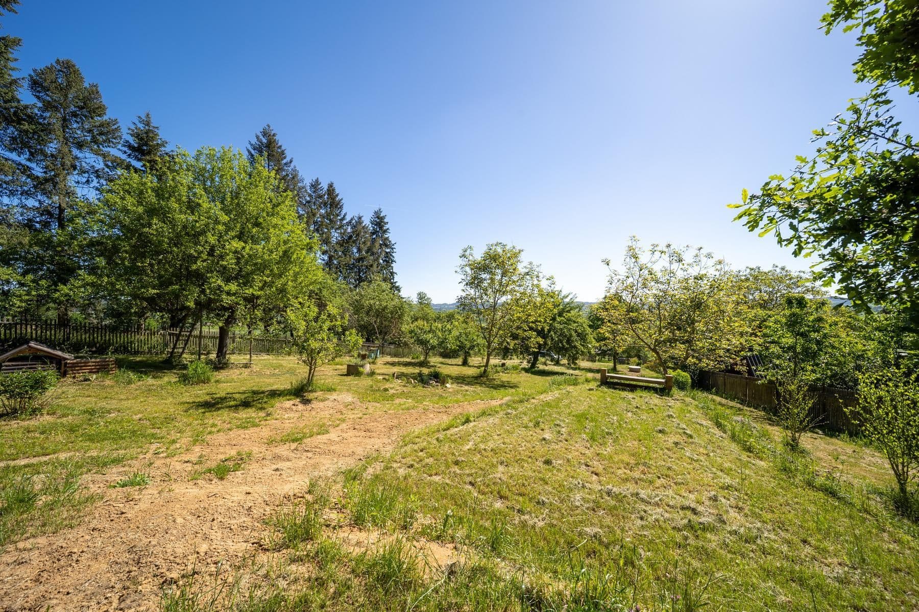 Predaj rekreačného objektu 50 m², pozemek 2.198 m², Strunkovice nad Blanicí, Jihočeský kraj Predaj rekreačného objektu 50 m², pozemek 2.198 m², Strunkovice nad Blanicí, Jihočeský kraj