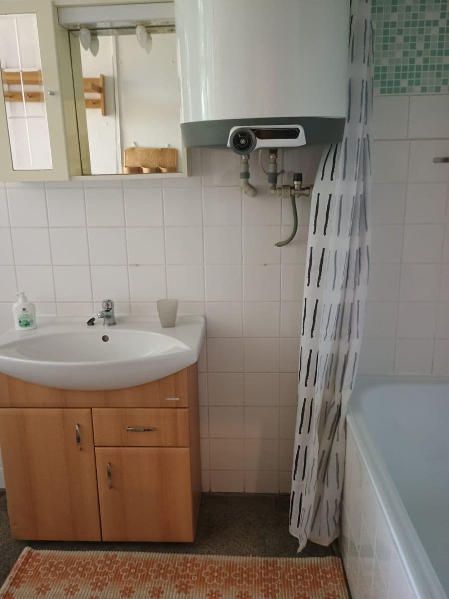 Prenájom bytu 1-izbový 45 m², U Nemocnice, Ústí nad Labem, Ústecký kraj Prenájom bytu 1-izbový 45 m², U Nemocnice, Ústí nad Labem, Ústecký kraj