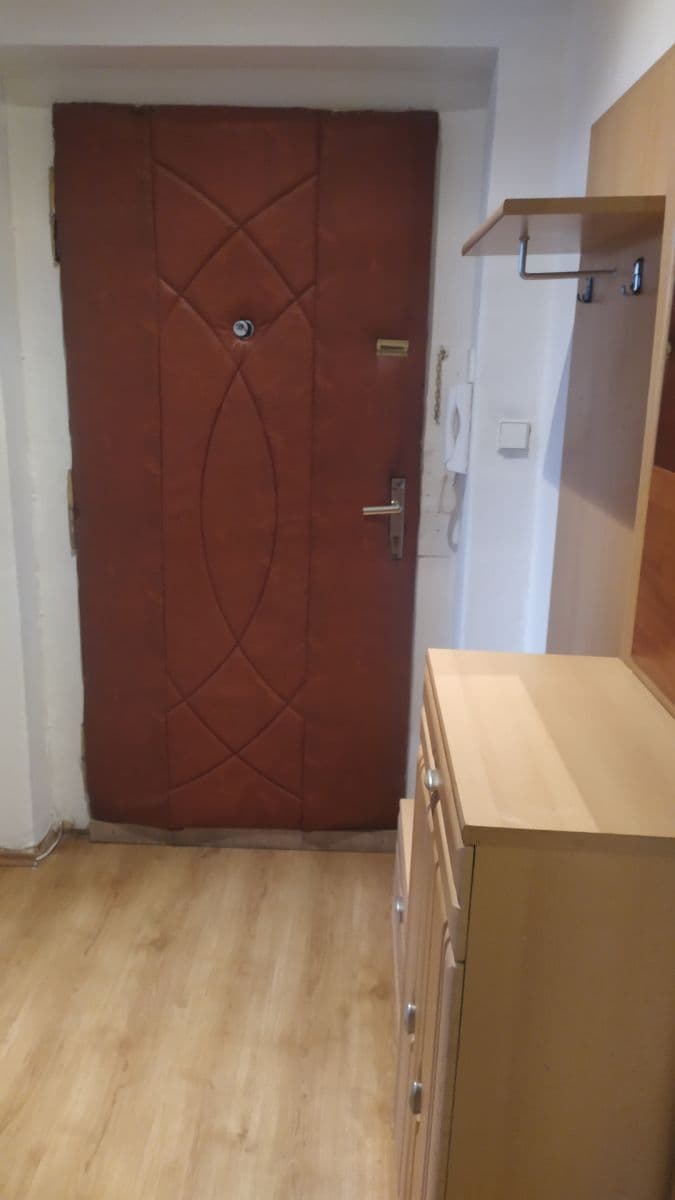 Prenájom bytu 1-izbový 36 m², Pasteurova, Ústí nad Labem, Ústecký kraj Prenájom bytu 1-izbový 36 m², Pasteurova, Ústí nad Labem, Ústecký kraj