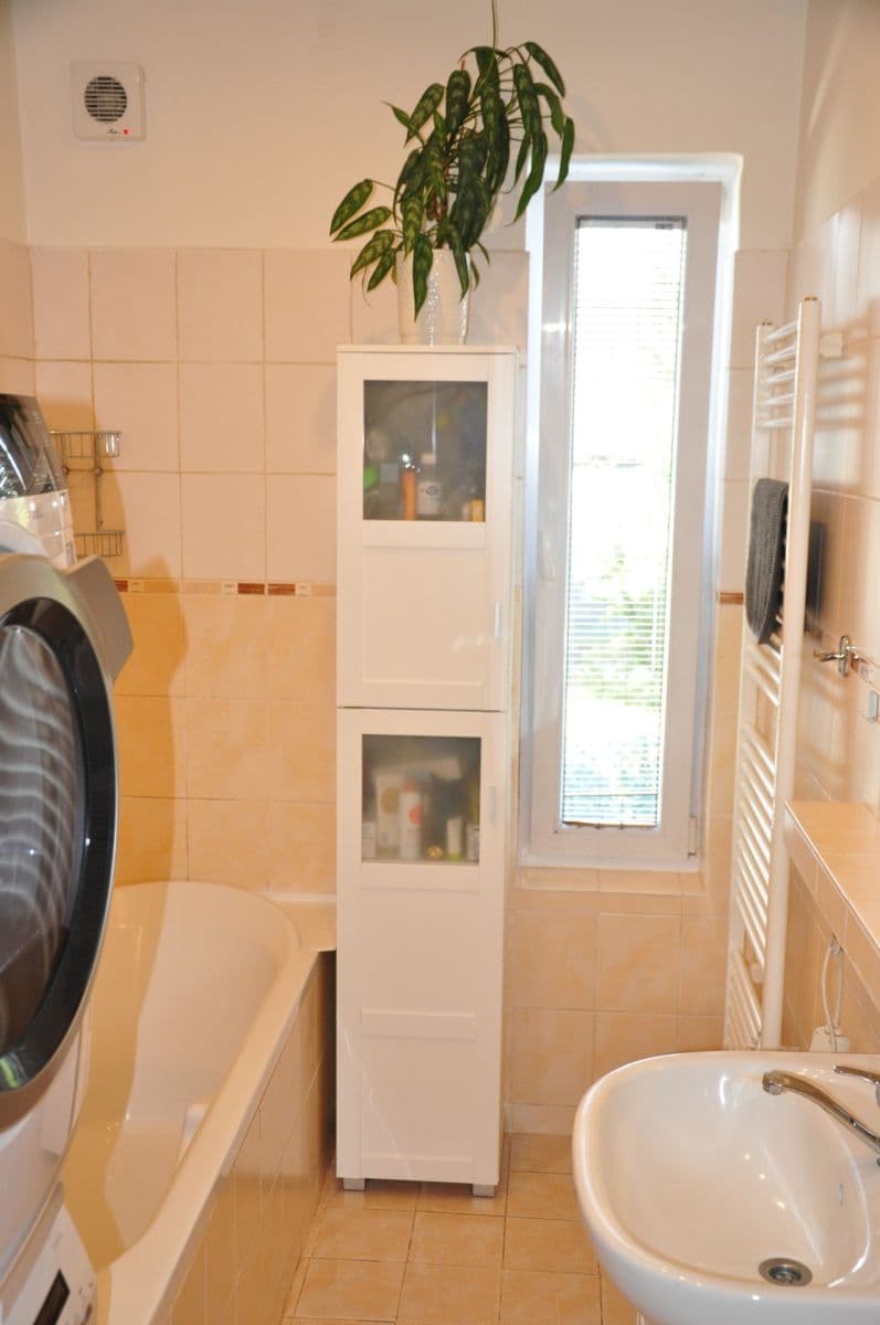 Predaj domu 181 m², pozemok 396 m², V Zahrádkách, Hradištko, Středočeský kraj Predaj domu 181 m², pozemok 396 m², V Zahrádkách, Hradištko, Středočeský kraj