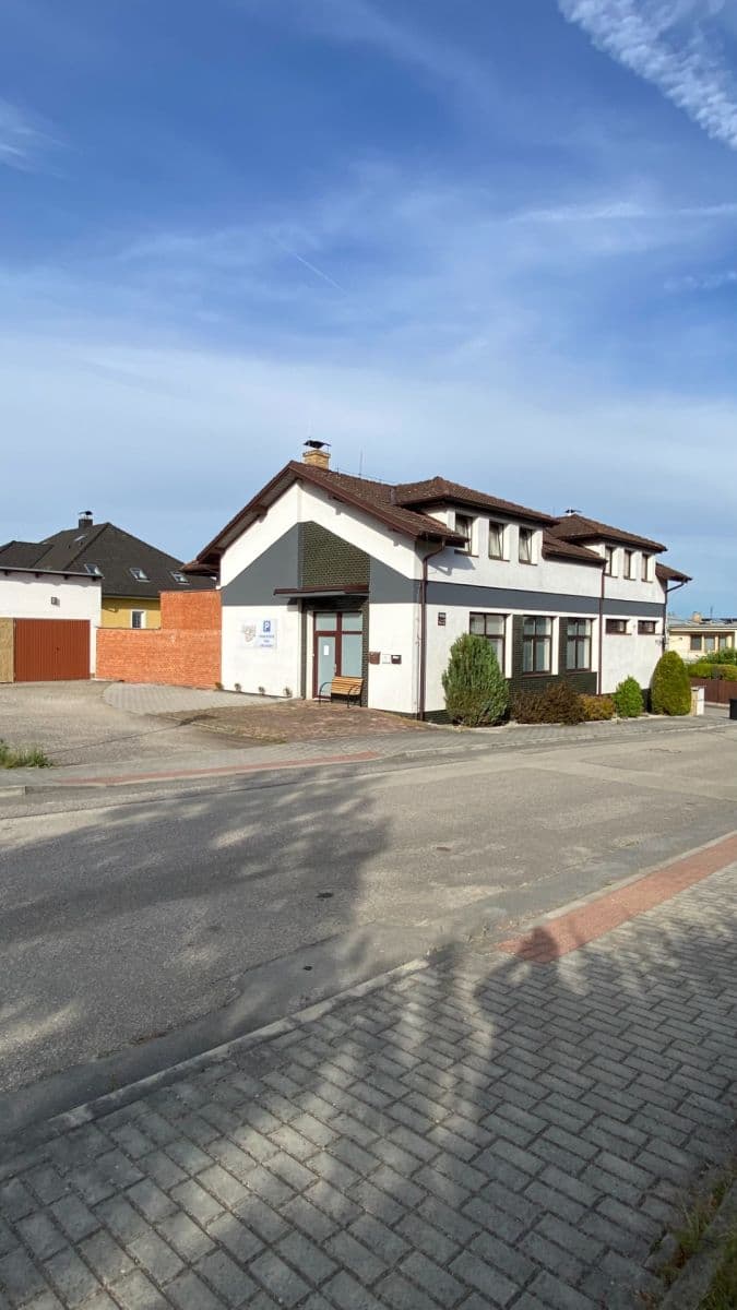 Prenájom nebytového priestoru 150 m², Třešňová, Zliv, Jihočeský kraj Prenájom nebytového priestoru 150 m², Třešňová, Zliv, Jihočeský kraj