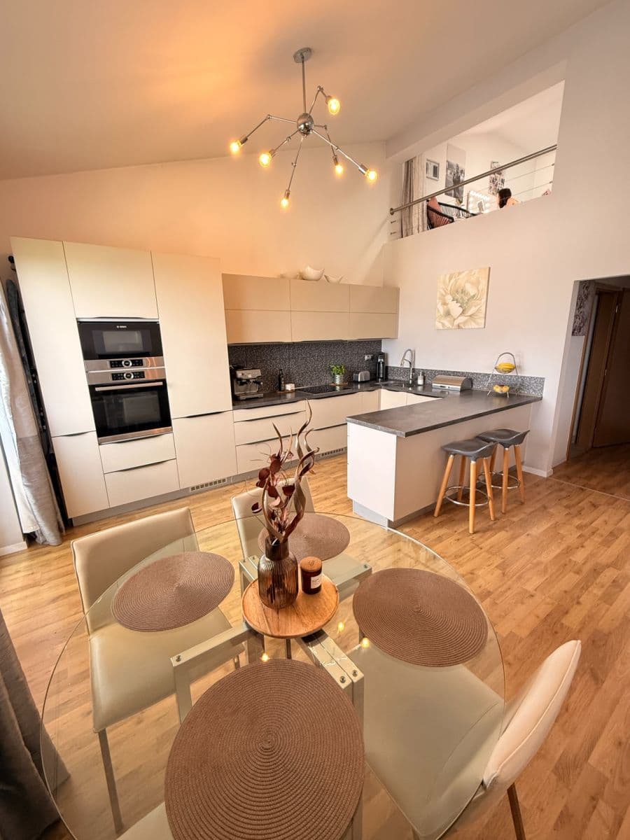 Predaj bytu 4-izbový 92 m², Bolzanova, Chýně, Středočeský kraj Predaj bytu 4-izbový 92 m², Bolzanova, Chýně, Středočeský kraj
