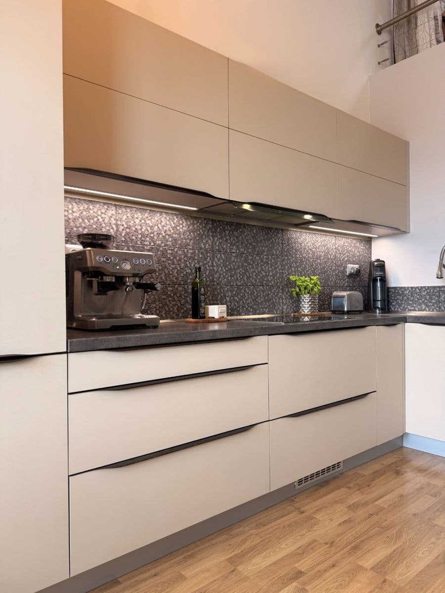 Predaj bytu 4-izbový 92 m², Bolzanova, Chýně, Středočeský kraj Predaj bytu 4-izbový 92 m², Bolzanova, Chýně, Středočeský kraj