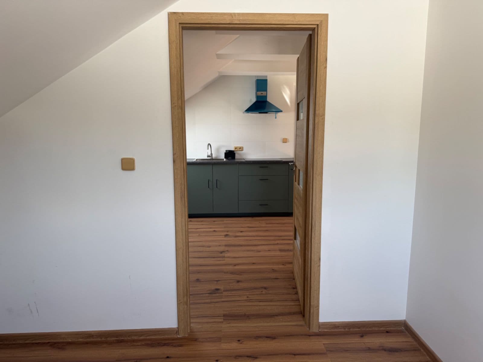 Prenájom bytu 2-izbový 45 m², Zadní, Praha, Praha Prenájom bytu 2-izbový 45 m², Zadní, Praha, Praha